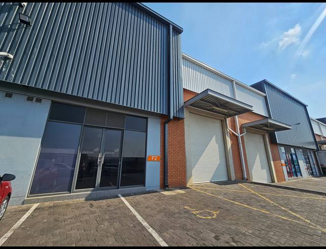290M² WAREHOUSE TO LET IN LONGLAKE